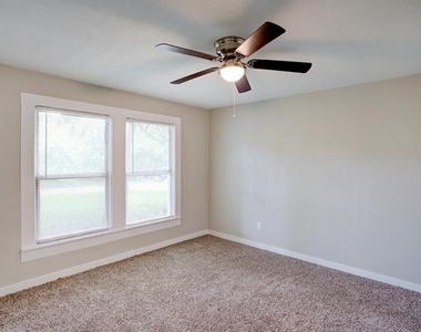 1005 N Buffalo Avenue - Photo Thumbnail 13