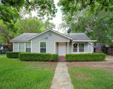 1005 N Buffalo Avenue - Photo Thumbnail 2