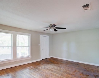 1005 N Buffalo Avenue - Photo Thumbnail 5