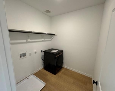 1278 Daybreak Drive - Photo Thumbnail 38