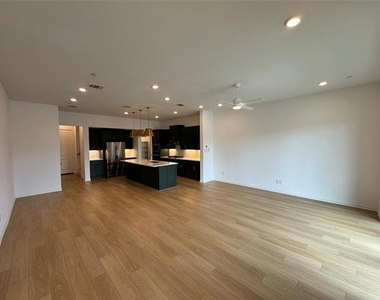 1278 Daybreak Drive - Photo Thumbnail 5