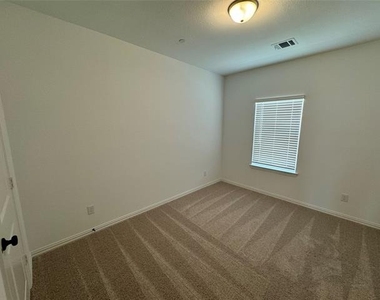 1278 Daybreak Drive - Photo Thumbnail 27