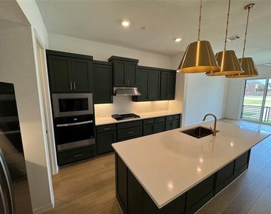 1278 Daybreak Drive - Photo Thumbnail 10