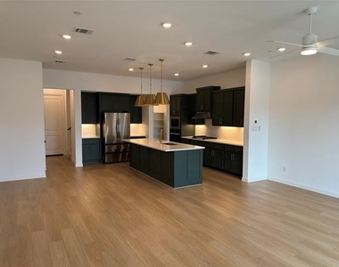 1278 Daybreak Drive - Photo Thumbnail 3