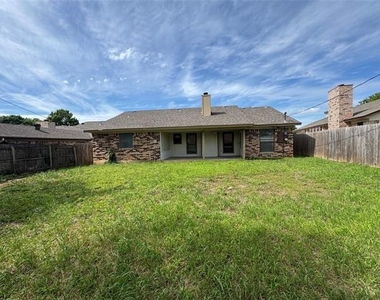 2122 Rainwood Court - Photo Thumbnail 11