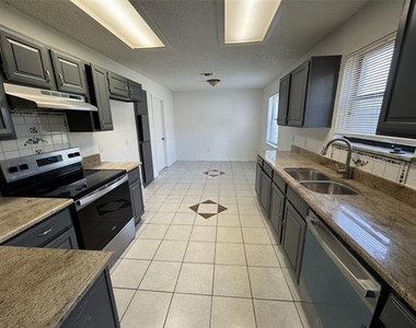2122 Rainwood Court - Photo Thumbnail 3