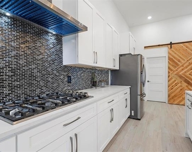 4013 Legend Trail - Photo Thumbnail 12