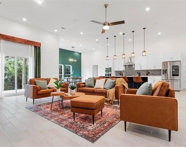 4013 Legend Trail - Photo Thumbnail 7