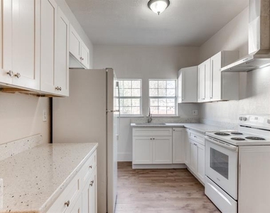 1628 Poplar Street - Photo Thumbnail 3