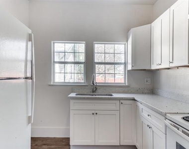 1628 Poplar Street - Photo Thumbnail 6