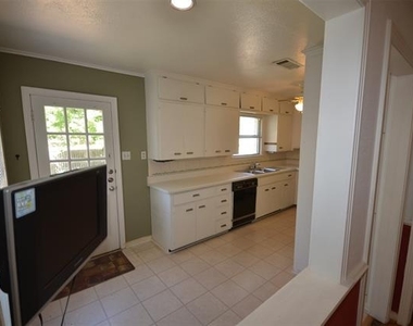 6611 Anita Street - Photo Thumbnail 10