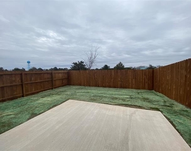 340 Sunnyside Drive - Photo Thumbnail 20