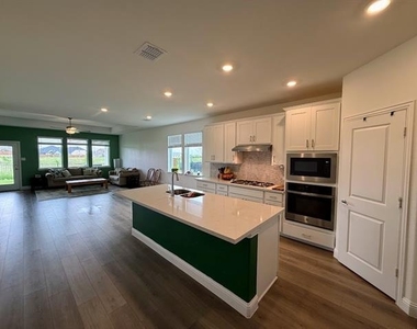 14728 Ledger Lane - Photo Thumbnail 9
