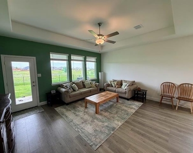 14728 Ledger Lane - Photo Thumbnail 6