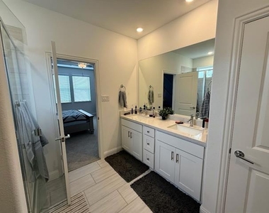 14728 Ledger Lane - Photo Thumbnail 26