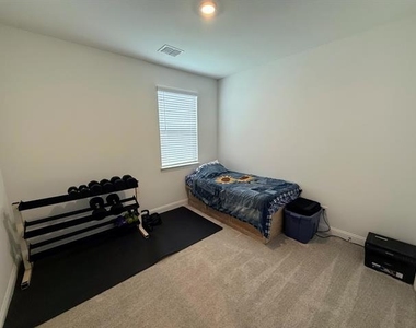14728 Ledger Lane - Photo Thumbnail 32