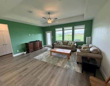 14728 Ledger Lane - Photo Thumbnail 7
