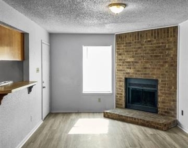 821 N Mesquite Street - Photo Thumbnail 6