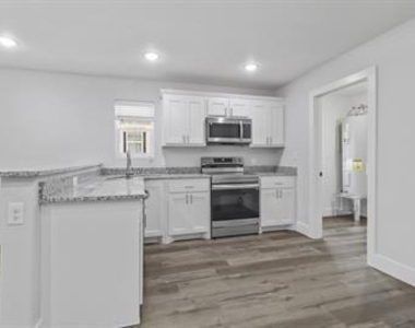 406 W 6th Street - Photo Thumbnail 2