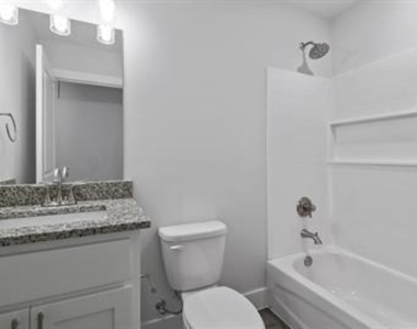 406 W 6th Street - Photo Thumbnail 12