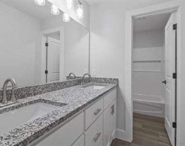 406 W 6th Street - Photo Thumbnail 11