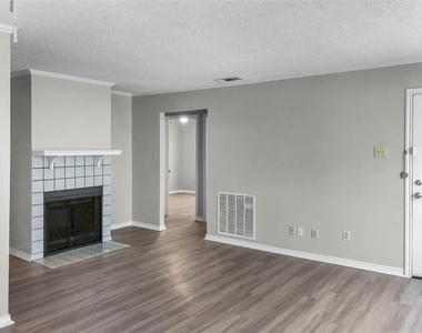 1114 Valley View Drive - Photo Thumbnail 3
