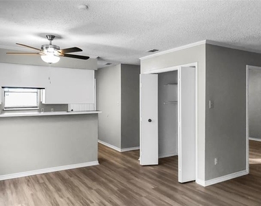 1114 Valley View Drive - Photo Thumbnail 2