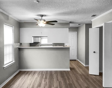 1114 Valley View Drive - Photo Thumbnail 6