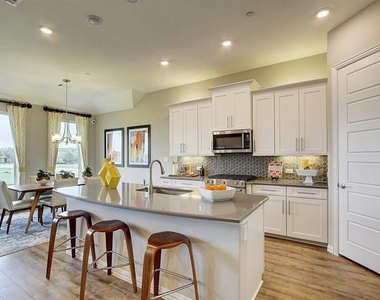 5634 Niagara Road - Photo Thumbnail 9