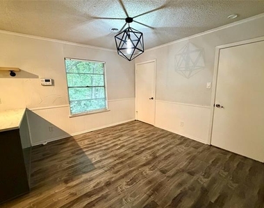 6455 Waverly Way - Photo Thumbnail 6
