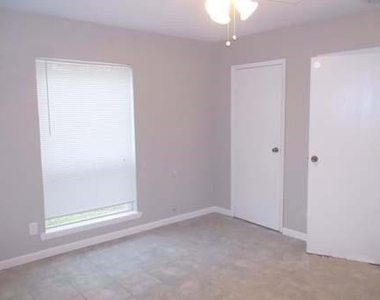 1504 Cardinal Drive - Photo Thumbnail 18