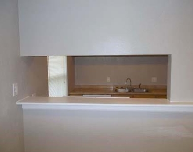 1504 Cardinal Drive - Photo Thumbnail 5