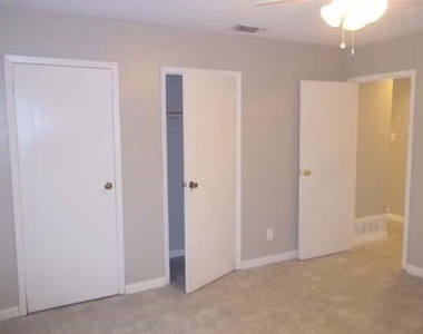 1504 Cardinal Drive - Photo Thumbnail 17