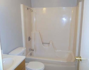 1504 Cardinal Drive - Photo Thumbnail 9