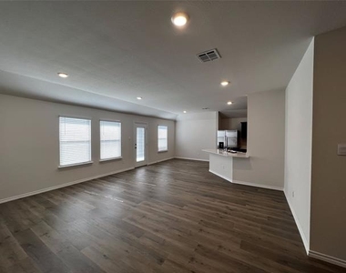 2304 Alamo Drive - Photo Thumbnail 3