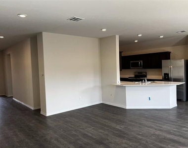 2304 Alamo Drive - Photo Thumbnail 6