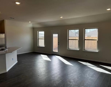 2304 Alamo Drive - Photo Thumbnail 2