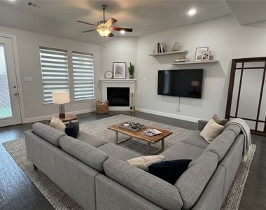 4721 Cash Drive - Photo Thumbnail 5