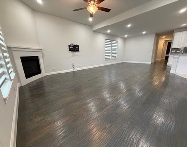4721 Cash Drive - Photo Thumbnail 6