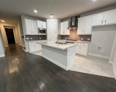 4721 Cash Drive - Photo Thumbnail 8