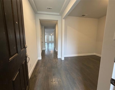 4721 Cash Drive - Photo Thumbnail 1
