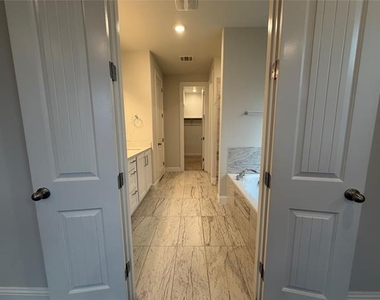 4721 Cash Drive - Photo Thumbnail 13