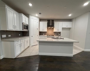 4721 Cash Drive - Photo Thumbnail 9