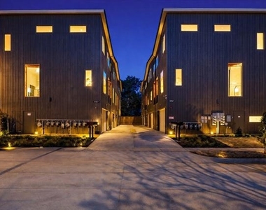 2147 Mail Avenue - Photo Thumbnail 5