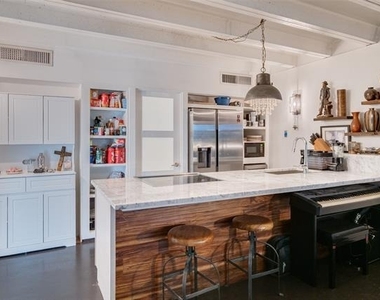2711 Hood Street - Photo Thumbnail 7