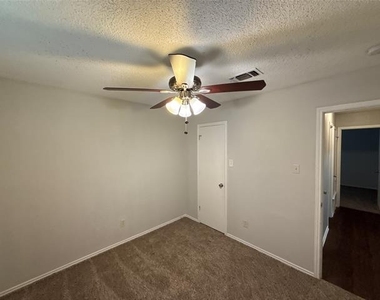 221 Arnold Street - Photo Thumbnail 9