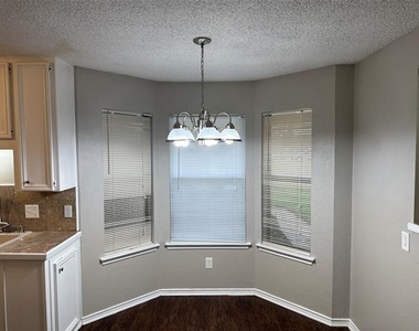 221 Arnold Street - Photo Thumbnail 5