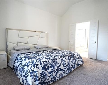 2420 Green River Road - Photo Thumbnail 9