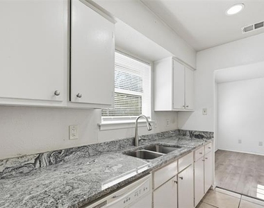 1812 Frances Drive - Photo Thumbnail 2