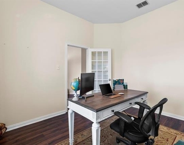 332 Highland Ridge Drive - Photo Thumbnail 6